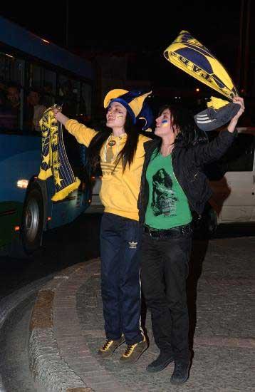 Taraftarlar sokağa döküldü - Resim 19