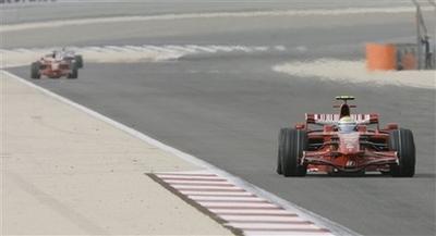 Ferrari duble yaptı - Resim 1