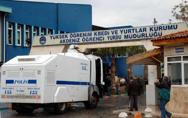 Üniversitede taşlı sopalı kavga - Resim 22