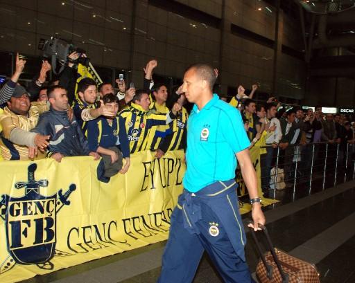 Fenerbahçe'yi 100 kişi karşıladı - Resim 2