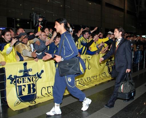Fenerbahçe'yi 100 kişi karşıladı - Resim 1