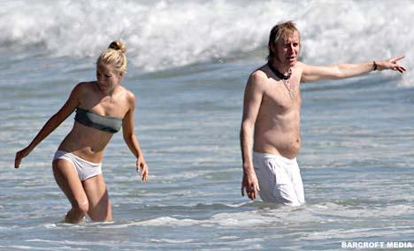 Sienna Miller'in deniz kazası - Resim 6
