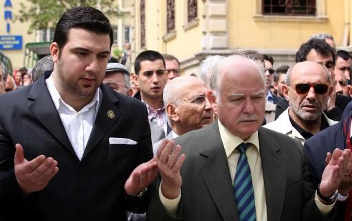 Hanedanı buluşturan cenaze - Resim 4