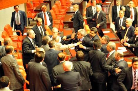 Kamer Genç LİNÇTEN KURTULDU - Resim 14