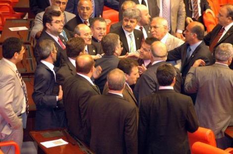 Kamer Genç LİNÇTEN KURTULDU - Resim 12