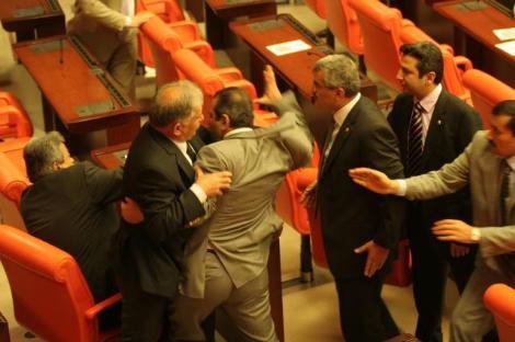Kamer Genç LİNÇTEN KURTULDU - Resim 13
