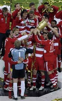 Bayern 14. kez - Resim 19