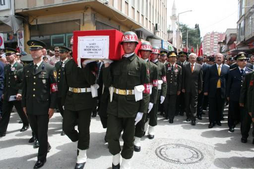 Şehit Bekir Atacan toprağa verildi