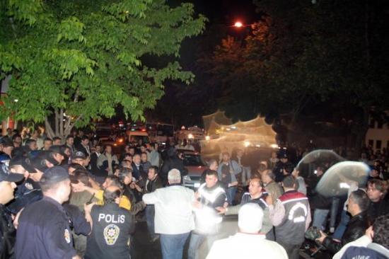 Adapazarı'nda DTP gerginliği - Resim 1