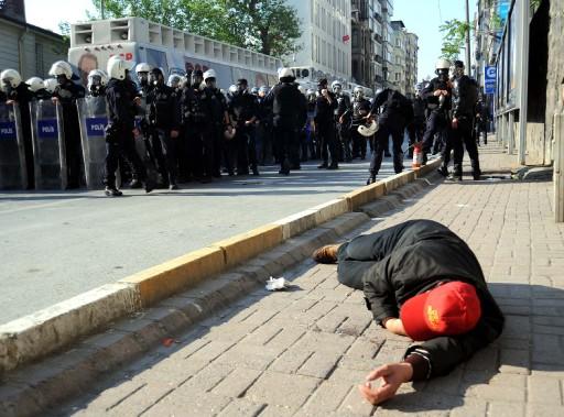 İstanbul'da 1 MAYIS olayları - Resim 3