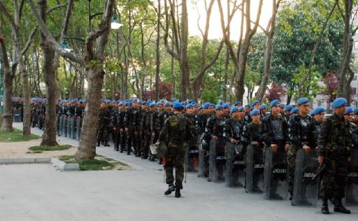 İstanbul'da 1 MAYIS olayları - Resim 21