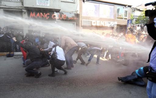 İstanbul'da 1 MAYIS olayları - Resim 24