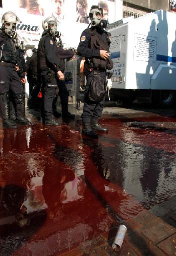 İstanbul'da 1 MAYIS olayları - Resim 19