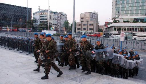 İstanbul'da 1 MAYIS olayları - Resim 25