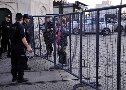 İstanbul'da 1 MAYIS olayları - Resim 15