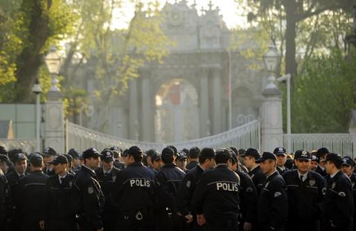 İstanbul'da 1 MAYIS olayları - Resim 16