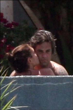 Robbie Williams fena sobelendi - Resim 3
