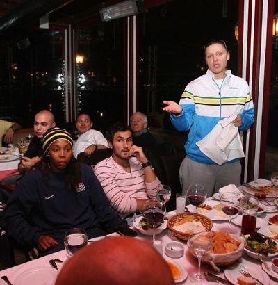 Fenerbahçe'den dönsözlü kutlama - Resim 1