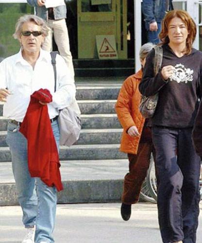 Yuva yıkan kadınlar