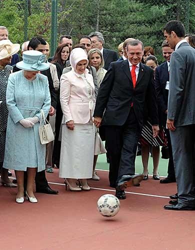 Kraliçe 2. Elizabeth doğum günü - Resim 6