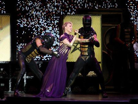 Kylie Minouge Boğaz'ı salladı - Resim 14