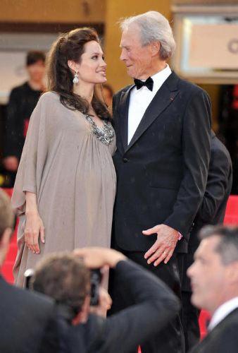 Angelina artık ikiz annesi - Resim 13