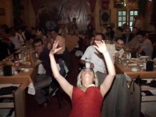 AKP'nin içkili eğlencesi