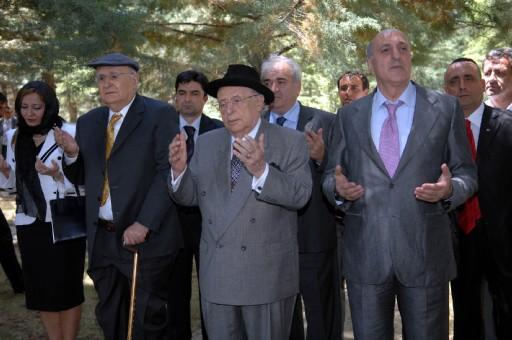 Demirel mezar yerini gezdi - Resim 3