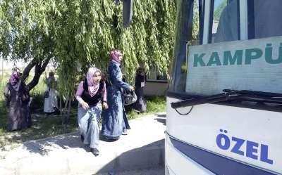 Okul kapısında sinir krizi - Resim 12