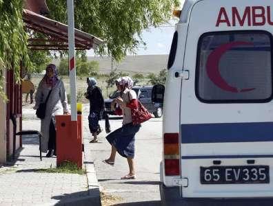 Okul kapısında sinir krizi - Resim 2