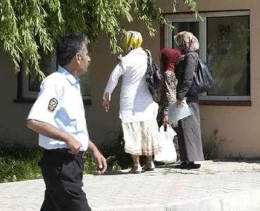 Okul kapısında sinir krizi - Resim 5