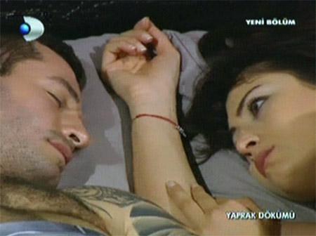 Ferhunde yatağa girdi - Resim 21