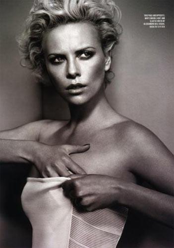 Charlize Theron'dan cesur pozlar - Resim 8
