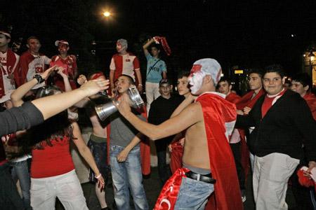 Tüm yurt KIRMIZI BEYAZ - Resim 7