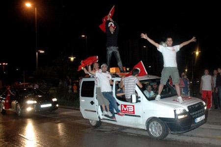 Tüm yurt KIRMIZI BEYAZ - Resim 8
