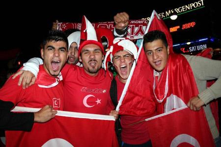 Tüm yurt KIRMIZI BEYAZ - Resim 27
