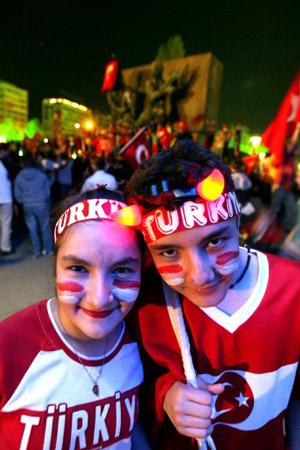 Tüm yurt KIRMIZI BEYAZ - Resim 32