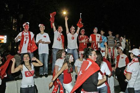 Tüm yurt KIRMIZI BEYAZ - Resim 2