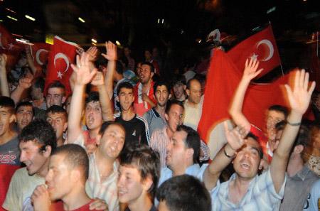 Tüm yurt KIRMIZI BEYAZ - Resim 11
