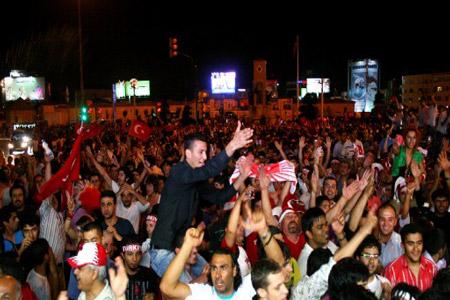 Tüm yurt KIRMIZI BEYAZ - Resim 5
