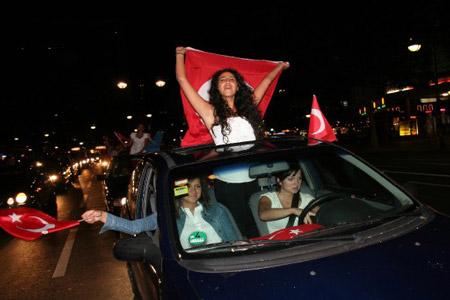 Tüm yurt KIRMIZI BEYAZ - Resim 19