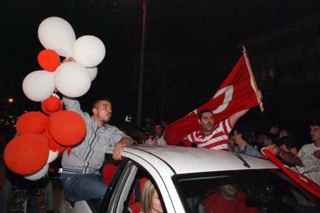 Tüm yurt KIRMIZI BEYAZ - Resim 21