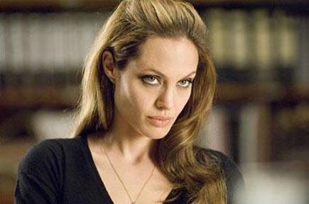 Hümanist Angelina Jolie - Resim 6