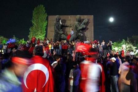 Tüm yurt KIRMIZI BEYAZ - Resim 25
