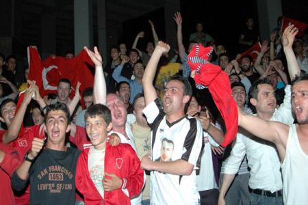 Tüm yurt KIRMIZI BEYAZ - Resim 42