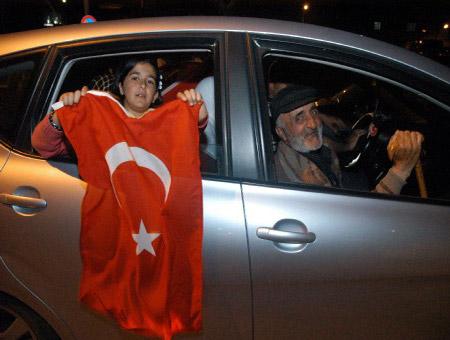 Türklerin YARI FİNAL SEVİNCİ - Resim 12
