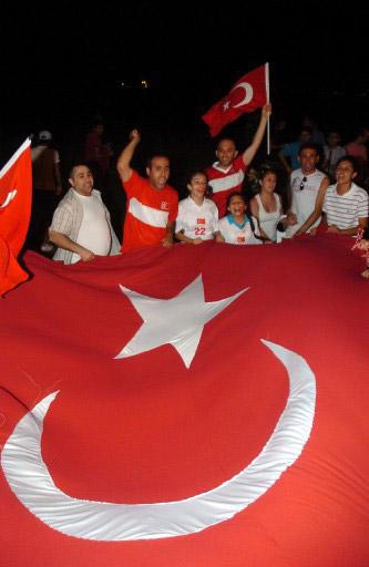 Türklerin YARI FİNAL SEVİNCİ - Resim 13