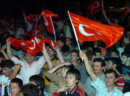 Türklerin YARI FİNAL SEVİNCİ - Resim 14