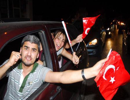 Türklerin YARI FİNAL SEVİNCİ - Resim 29
