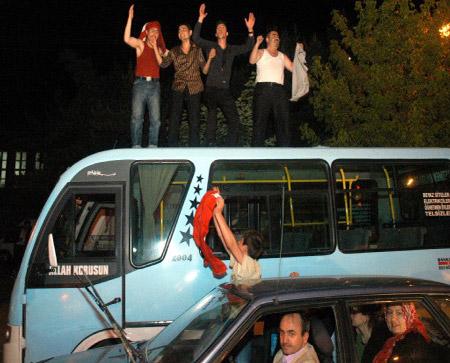 Türklerin YARI FİNAL SEVİNCİ - Resim 21